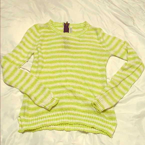 Neon green & white sweater - Picture 1 of 6